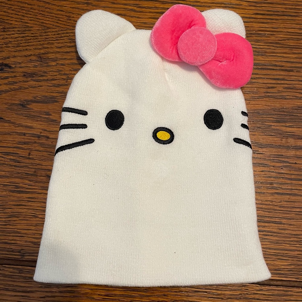 Hello Kitty White Knit Kids Hat with Pink Bow Accent